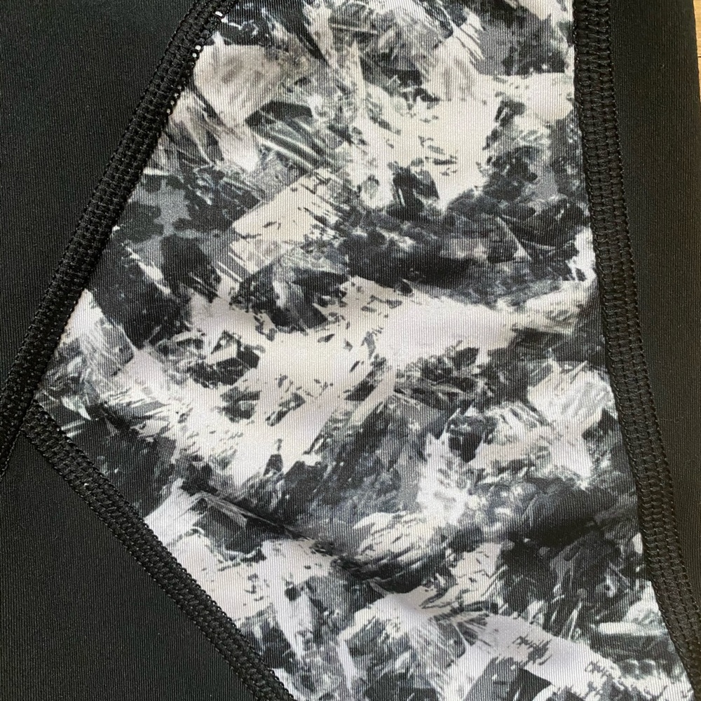 Gap Fit Capri Leggings - Picture 3 of 5